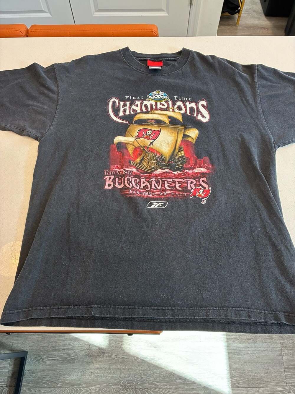 Reebok Tampa Bay Buccaneers Super Bowl Champions Tee L